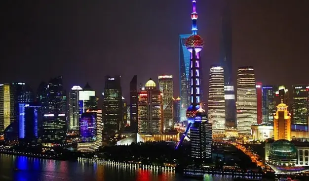 定西路深夜砂锅与仙霞路日料：昌里路历城路夜市回忆里的味觉江湖